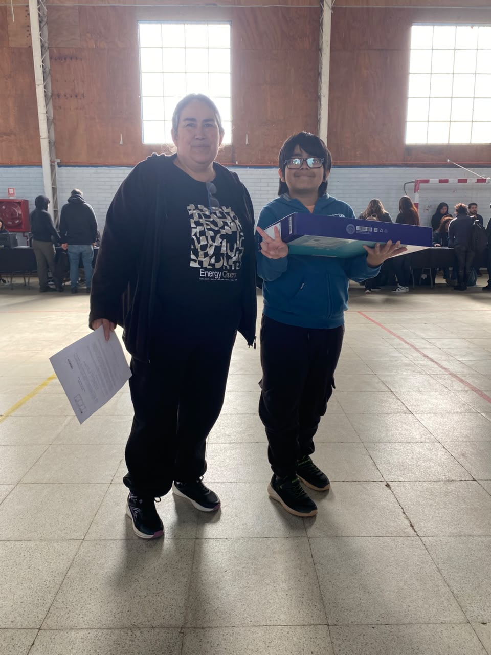 121 estudiantes de colegios de El Tabo reciben notebooks gracias a la Beca TIC de JUNAEB
